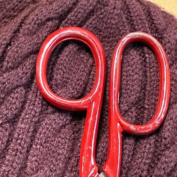 Roots Cable Knit Newsboy Cabbie Cap Hat Wool Blend Burgundy Brimmed Beanie Cozy - Picture 7 of 7